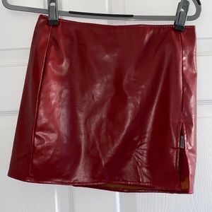 Fashion nova slit skirt. NEVER WORN